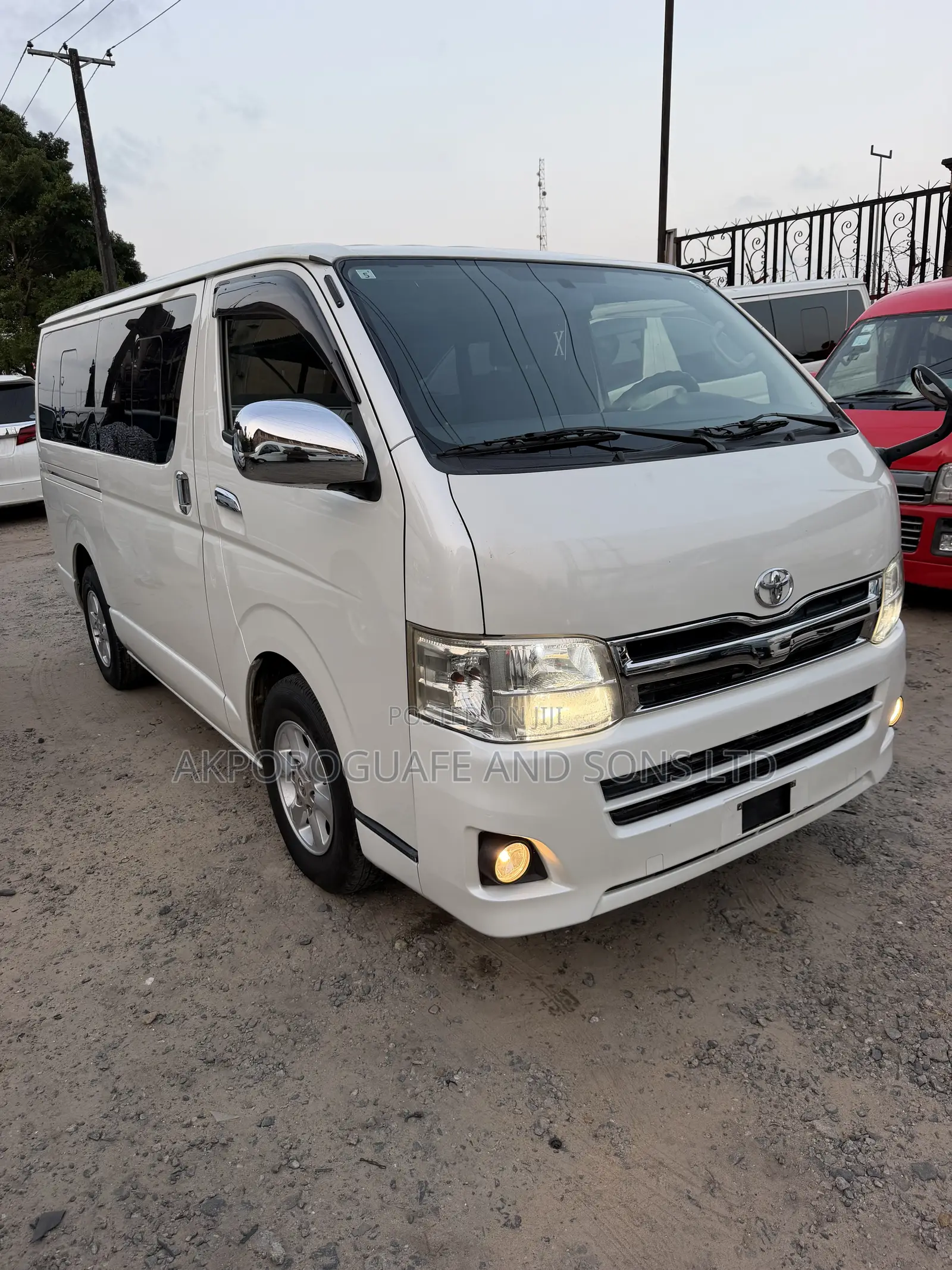 Toyota HiAce 2013 White