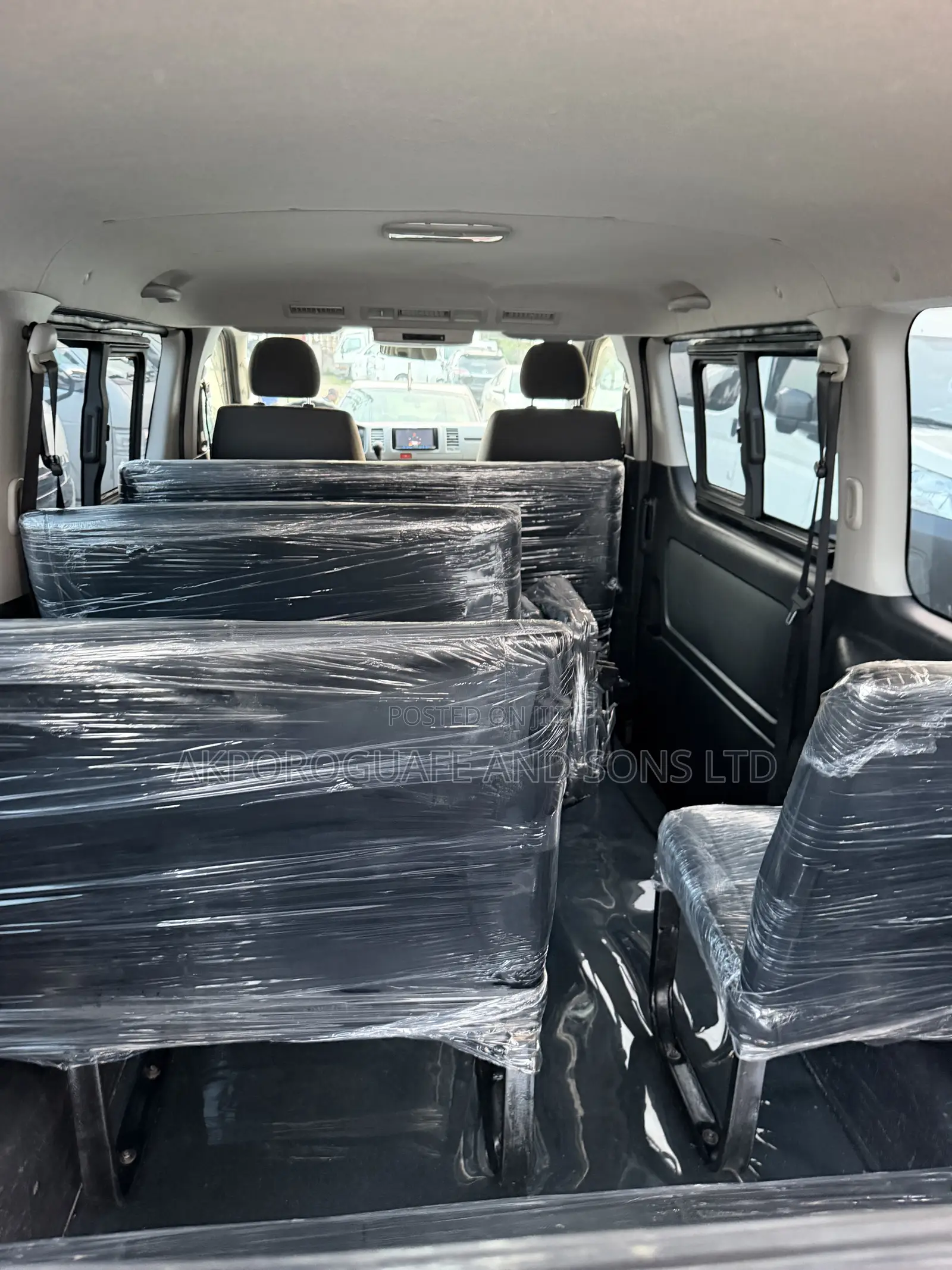 Toyota HiAce 2013 White