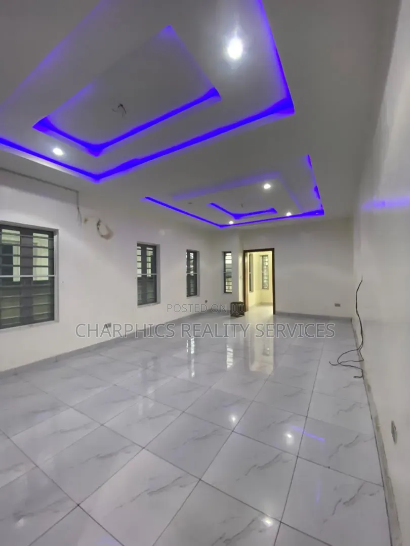 4bdrm Duplex in Lekki Phase 2 for rent