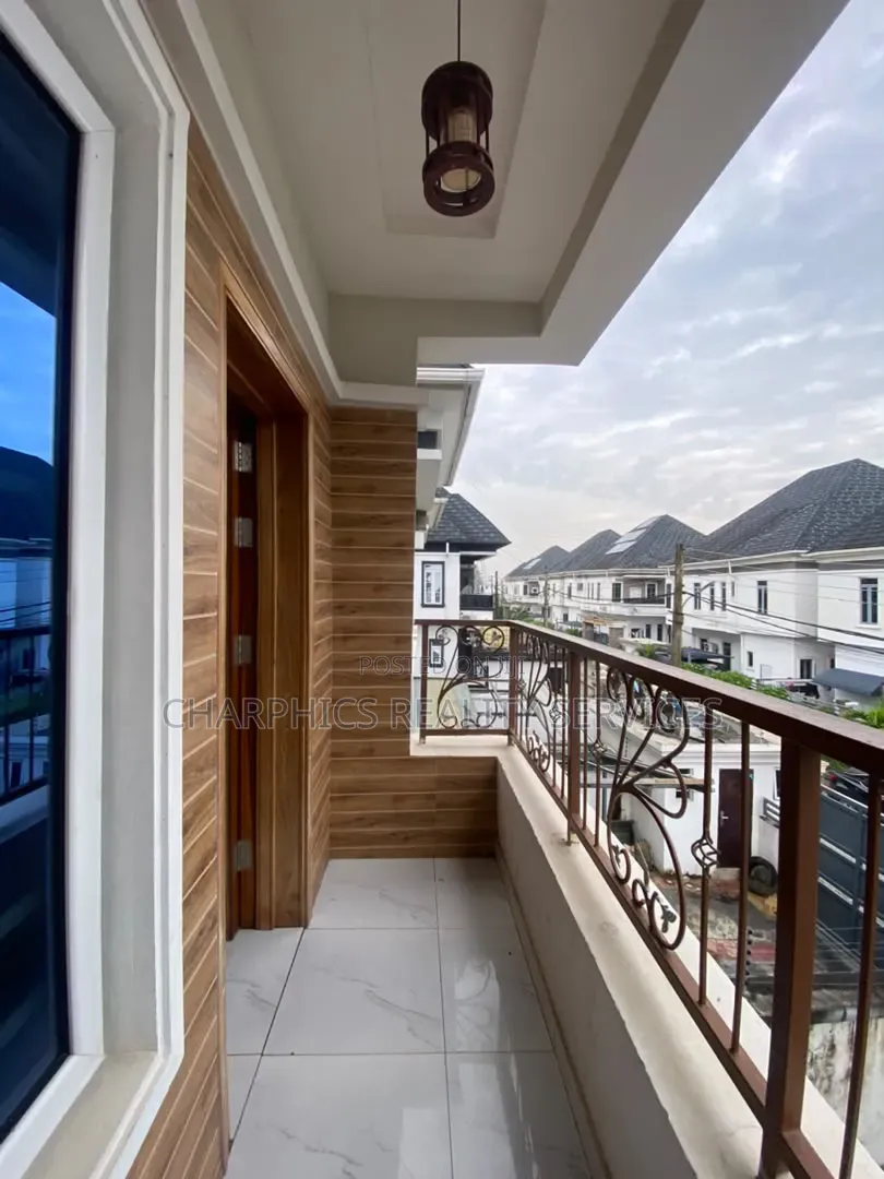 4bdrm Duplex in Lekki Phase 2 for rent