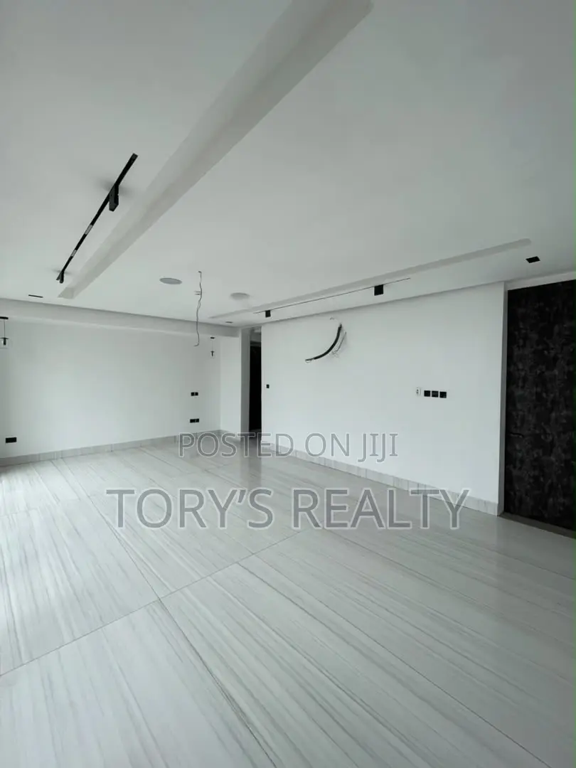 5bdrm Duplex in Ikate for sale