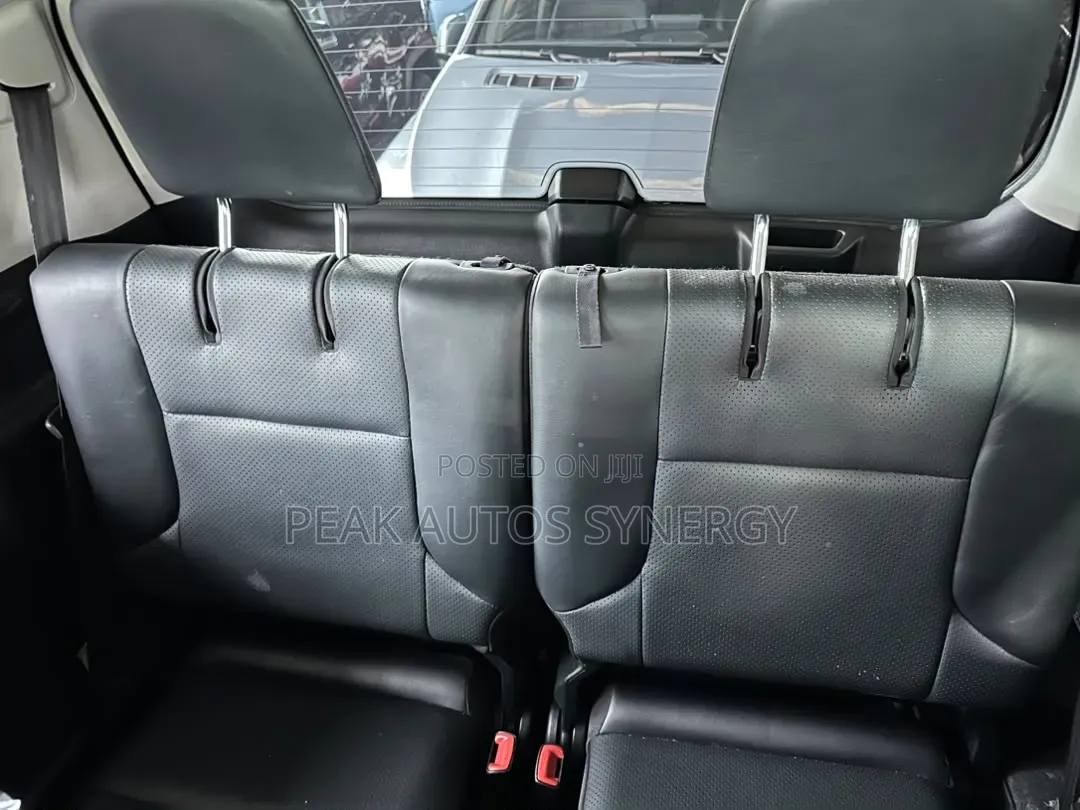 Lexus GX 2011 Silver
