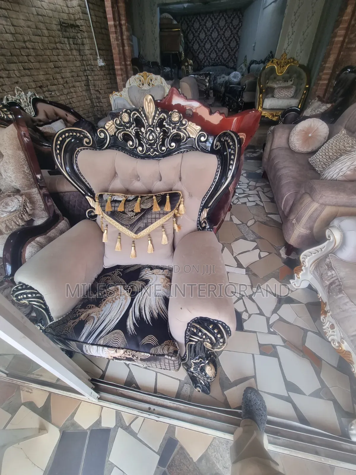 Complete Royal Set of Sofa