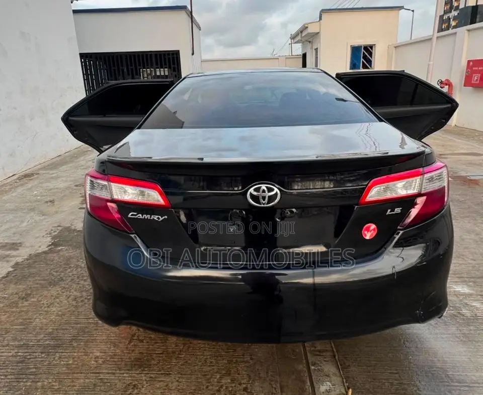 Toyota Camry LE 4dr Sedan (2.5L 4cyl 6A) 2013 Black