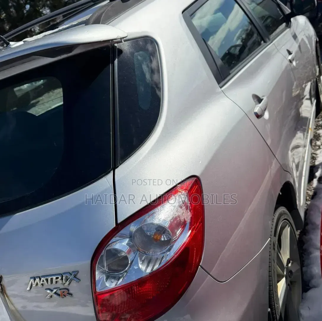 Toyota Matrix 2010 Silver