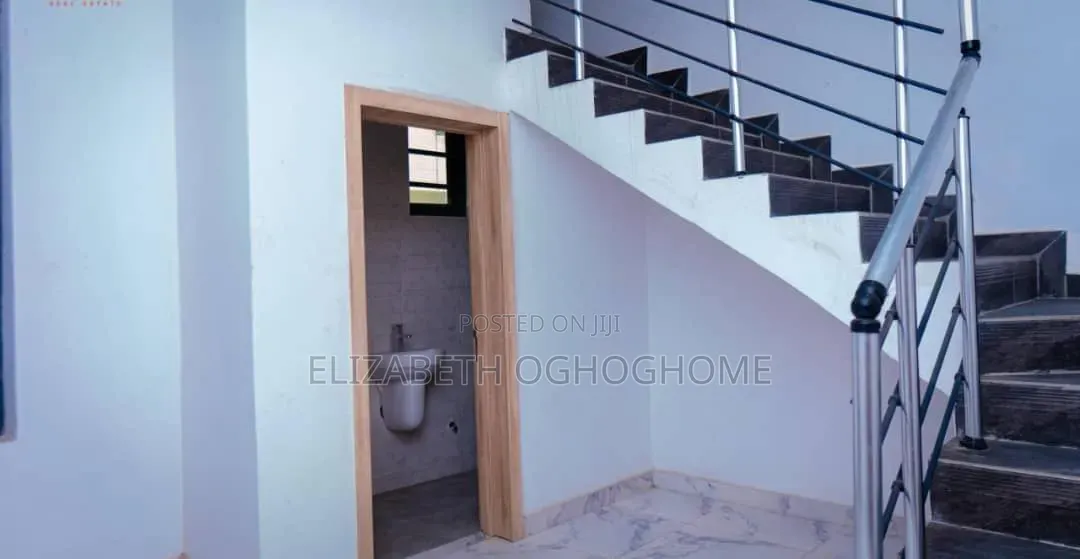 5bdrm Duplex in Ado / Ajah for sale