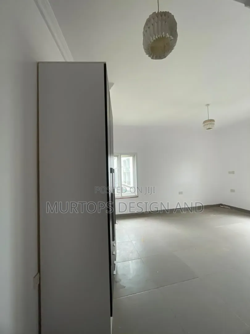3bdrm Apartment in Ikate for sale