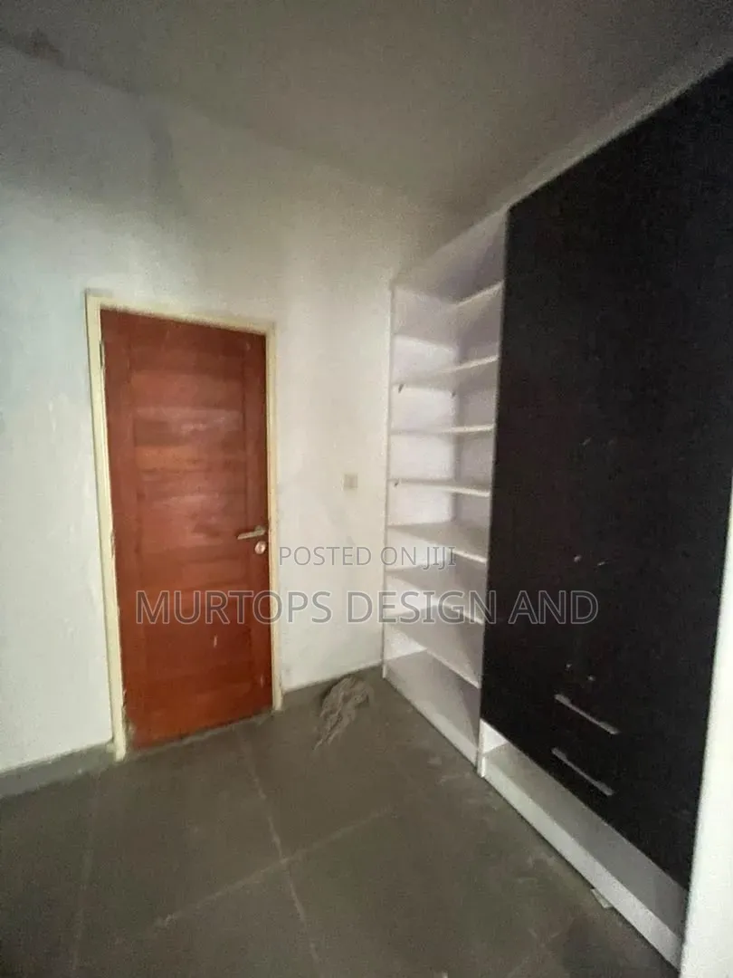 3bdrm Apartment in Ikate for sale