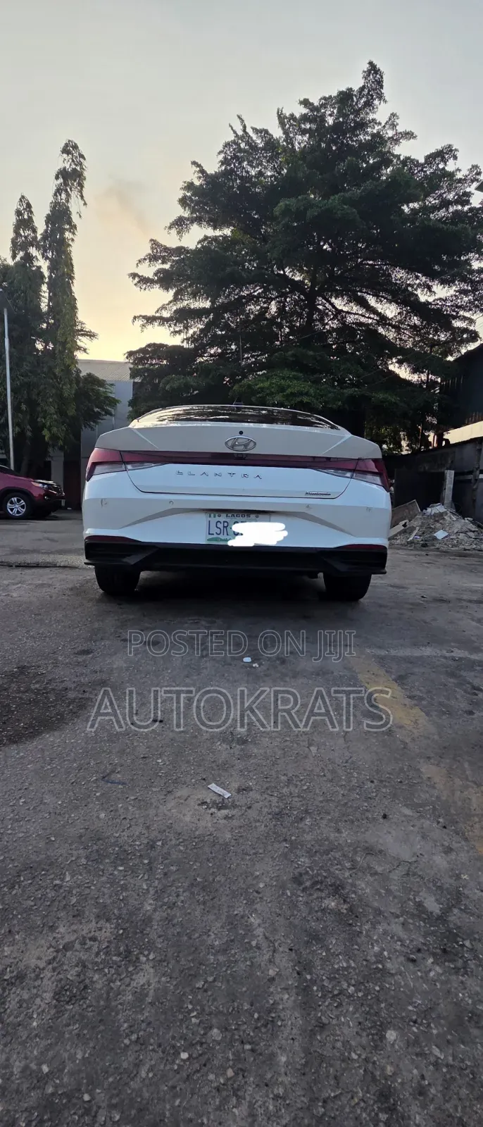 Hyundai Elantra Limited 2022 White