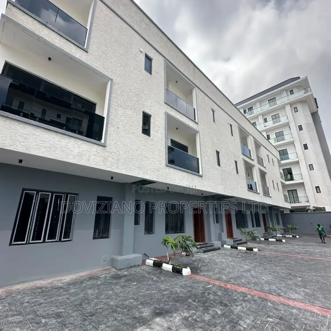 4bdrm Duplex in Lekki Phase 1 for sale