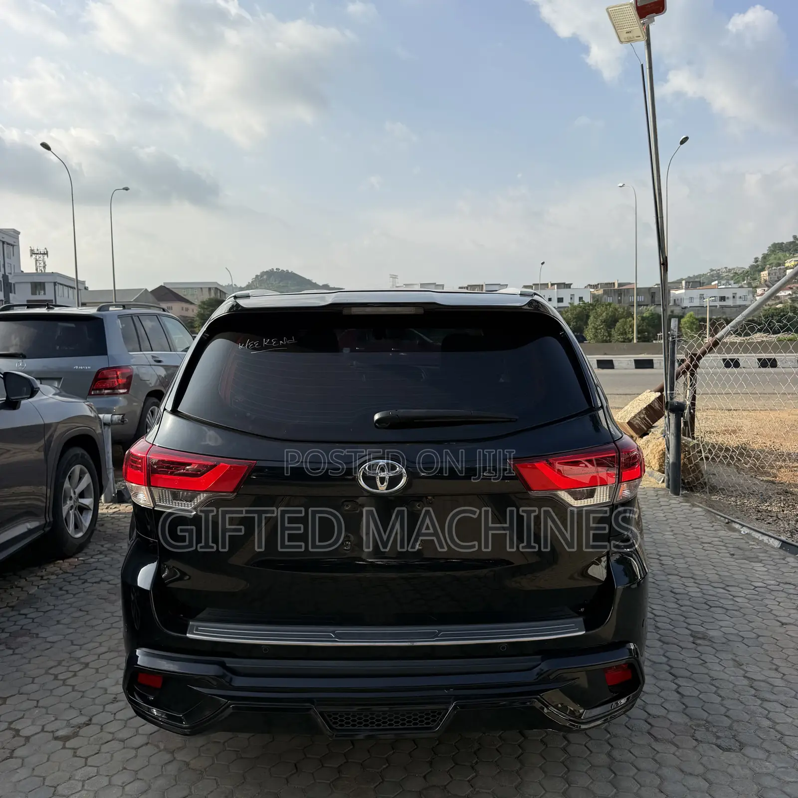 Toyota Highlander XLE 4x4 V6 (3.5L 6cyl 8A) 2018 Black