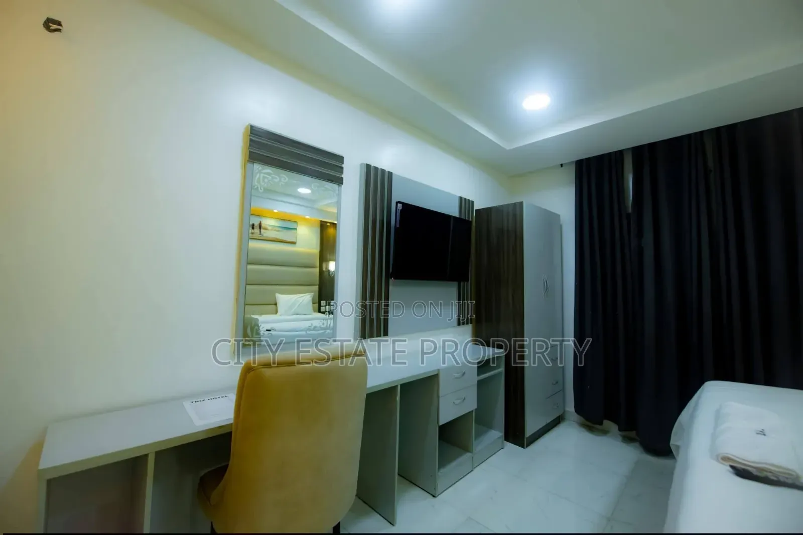 Furnished 6bdrm Duplex in Apo for sale