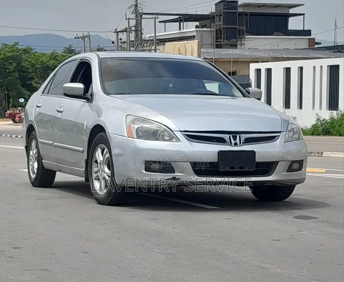 Honda Accord 2006 Silver