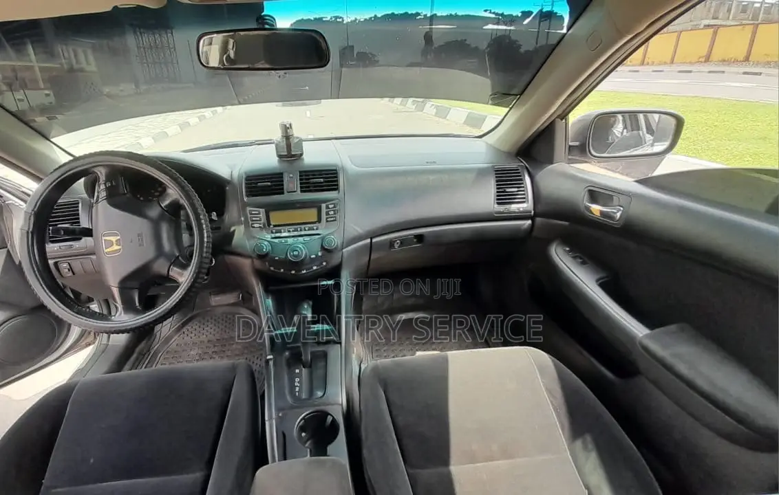 Honda Accord 2006 Silver