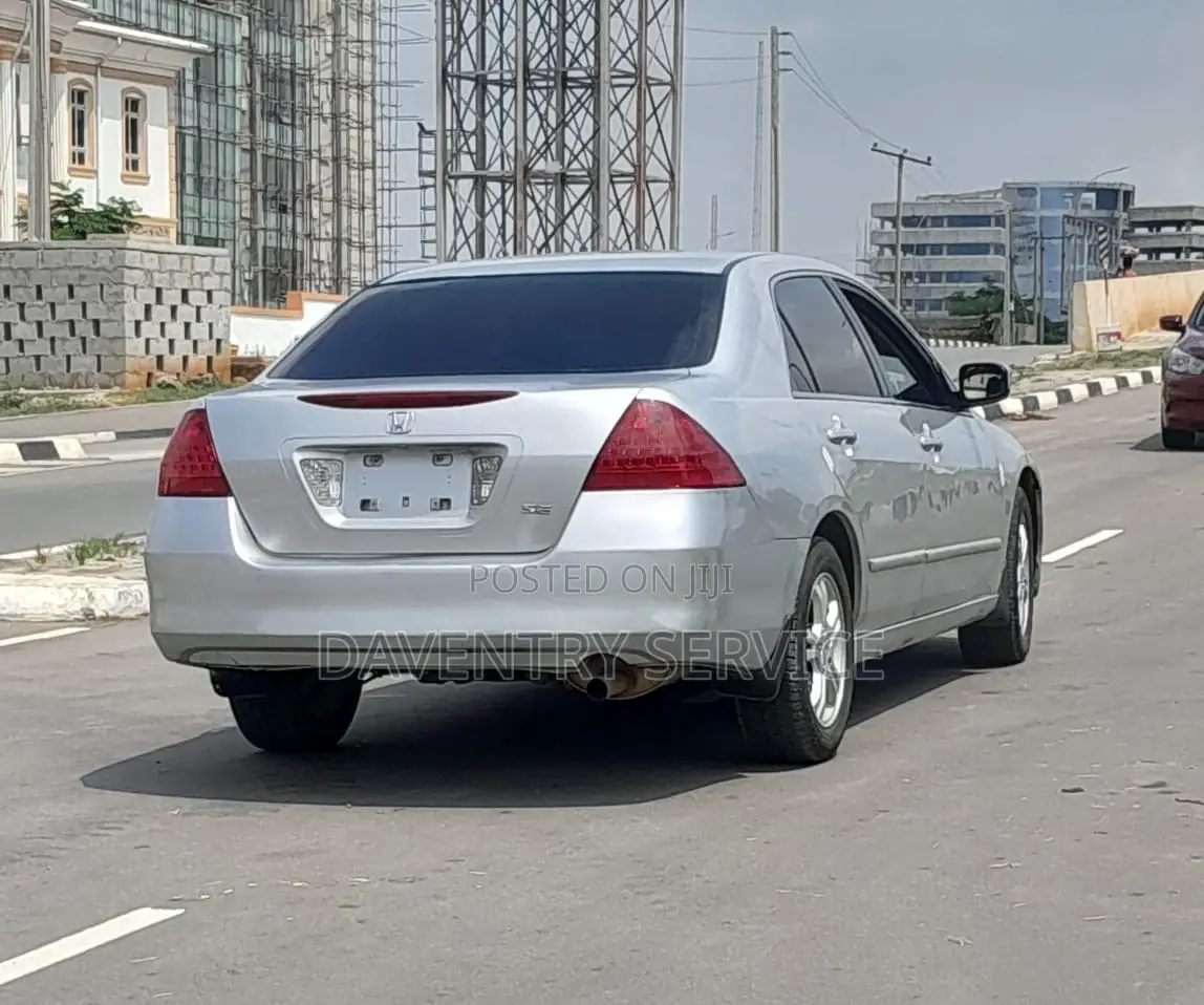 Honda Accord 2006 Silver