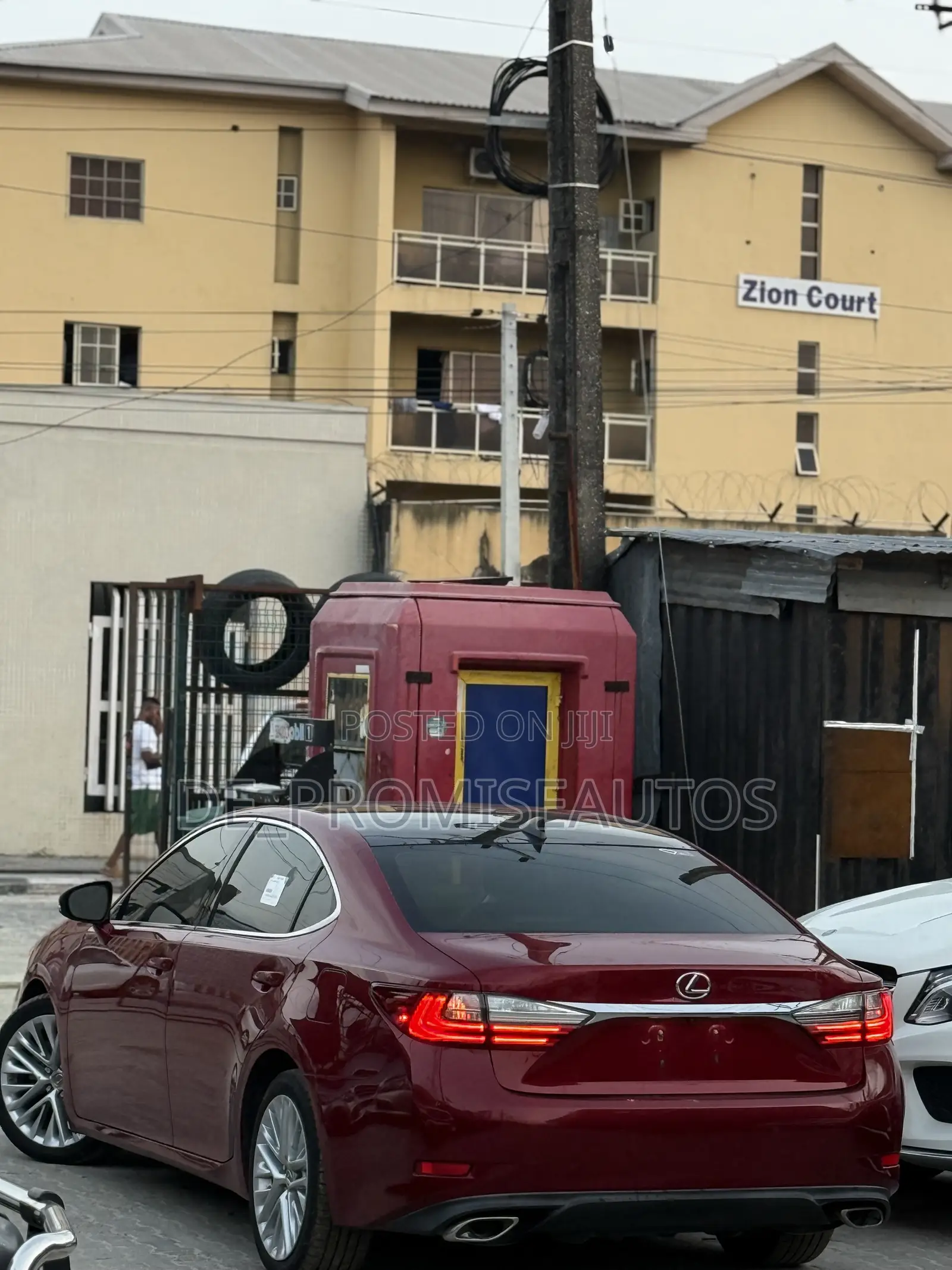 Lexus ES 2016 Red