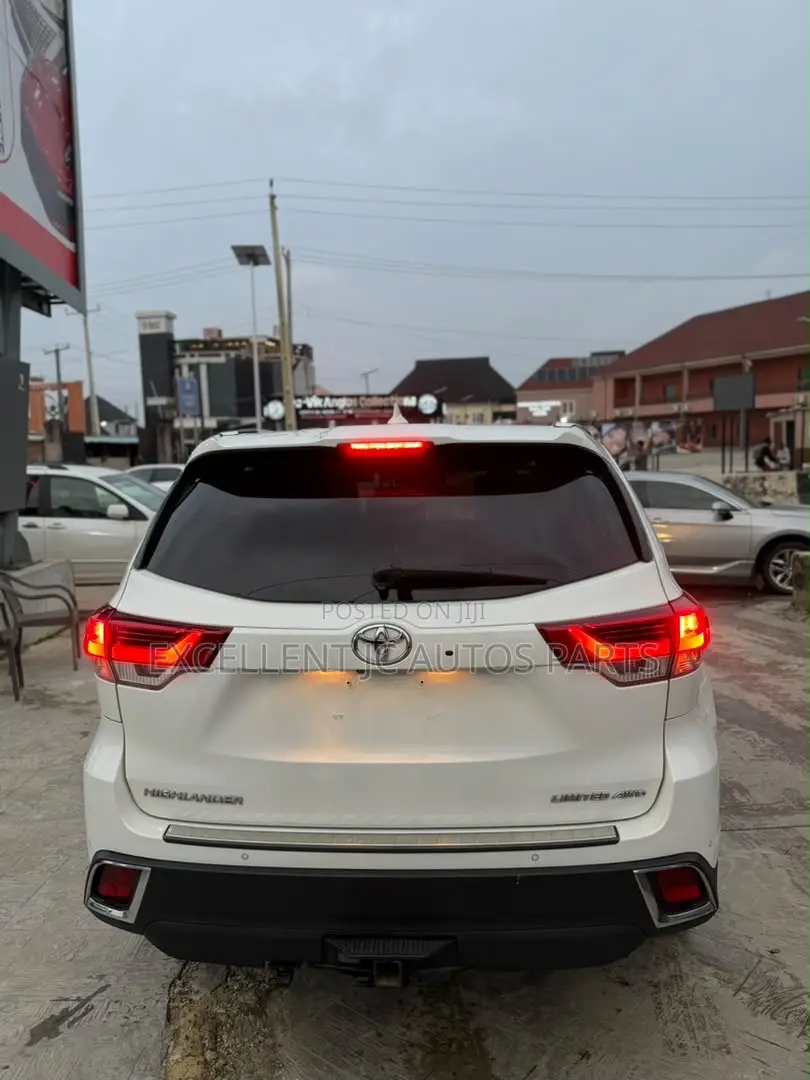 Toyota Highlander Limited 2019 White