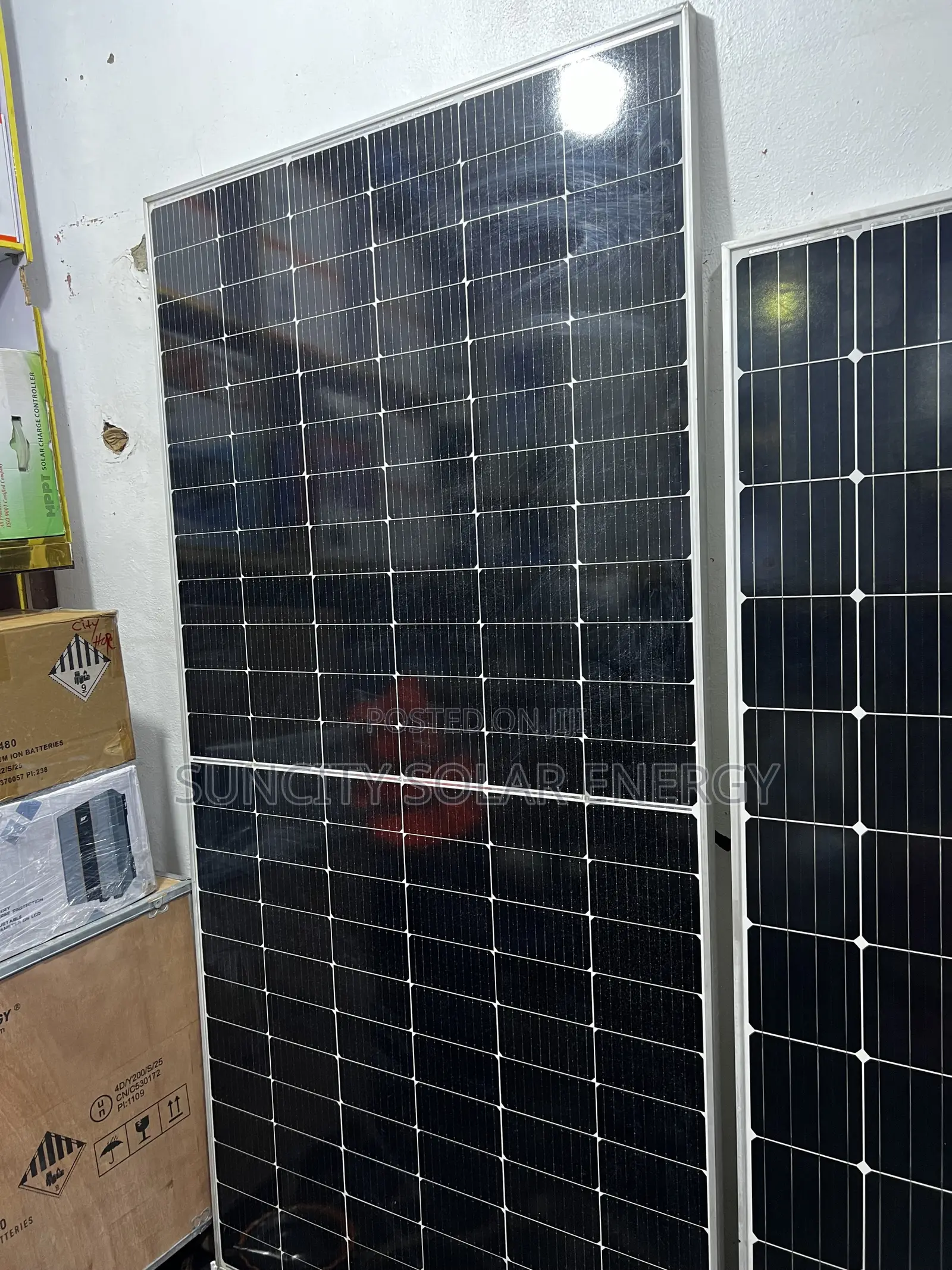 Jinko 590w 144cell 16bd SOLAR PANELS