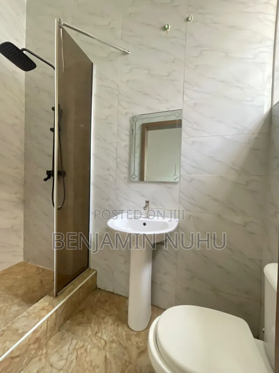 4bdrm Duplex in Orchid Road, Just By, Lafiaji for rent