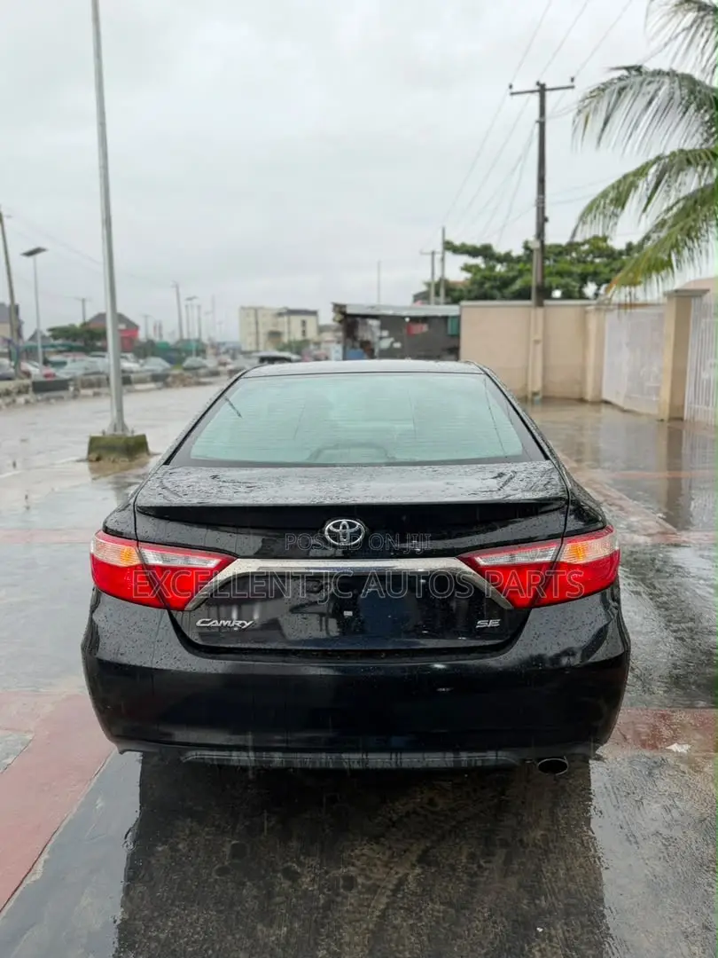 Toyota Camry SE 4dr Sedan (2.5L 4cyl 6A) 2016 Black