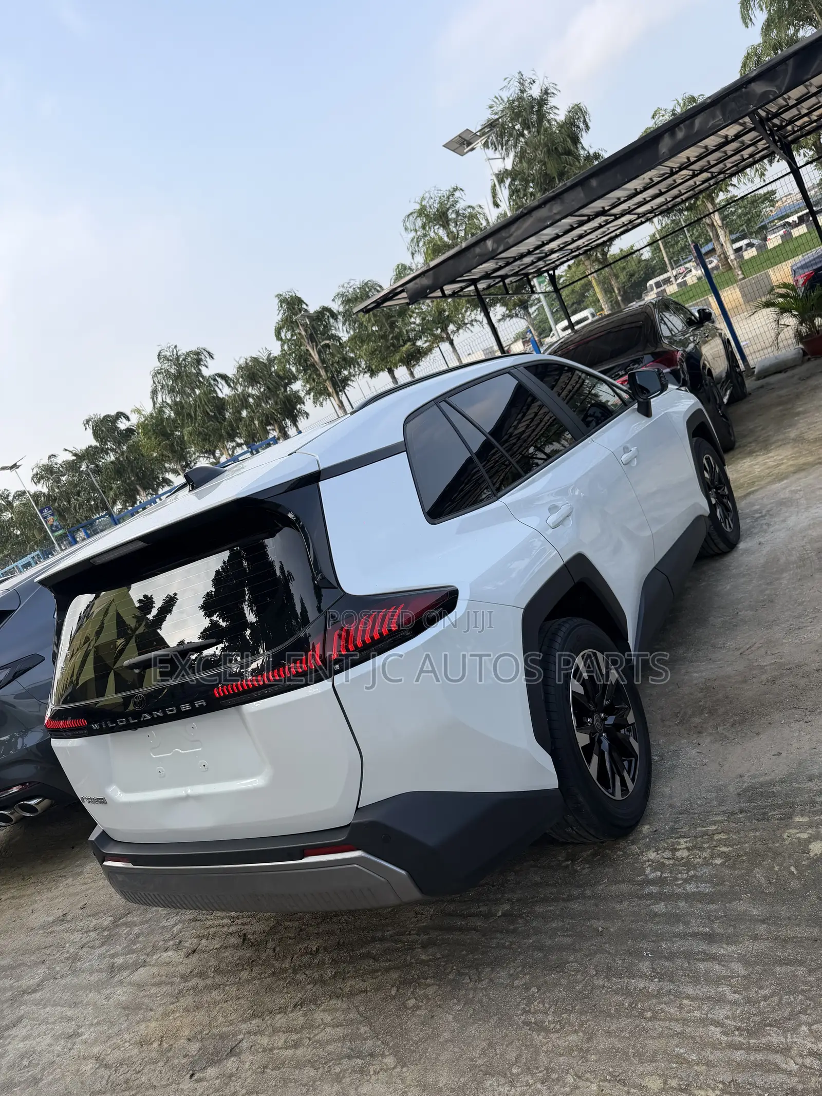 Toyota RAV4 Woodland 2026 White