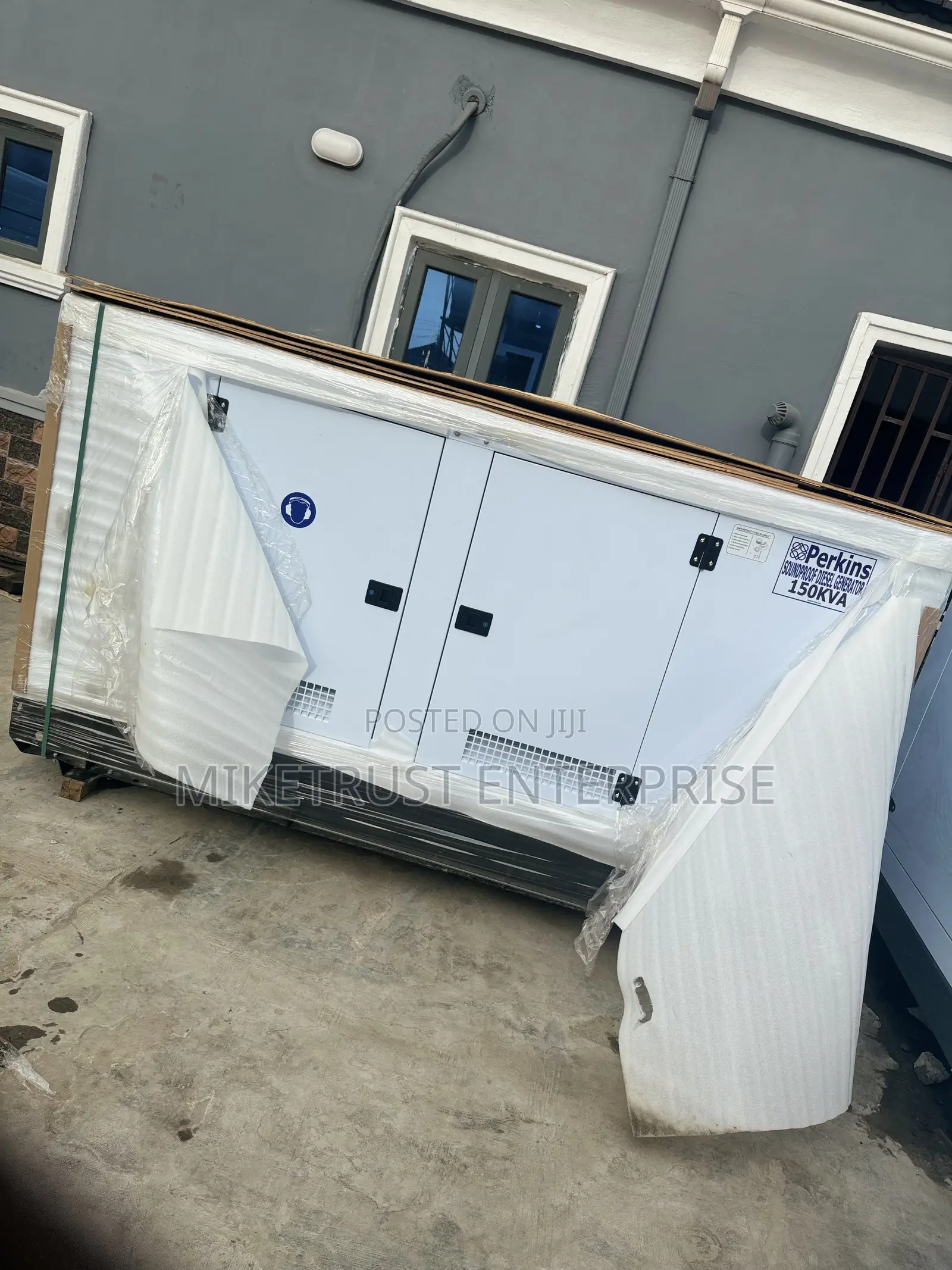 Perkins 150kva Diesel Soundproof Heavy Duty Generator