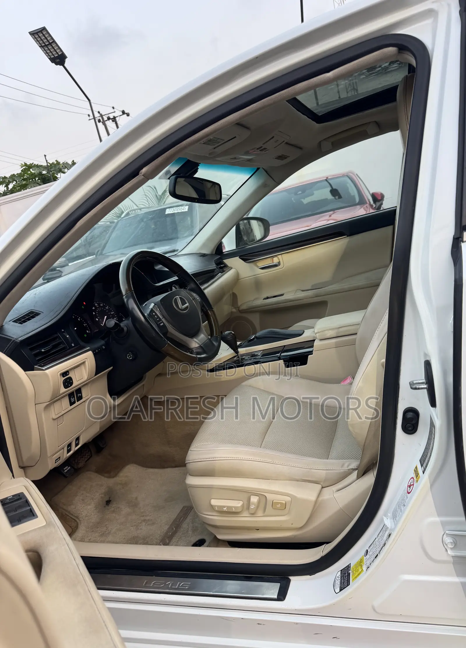 Lexus ES 350 FWD 2014 White