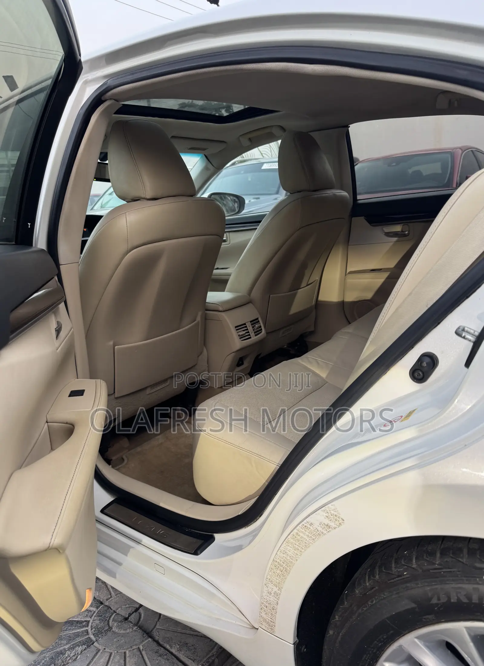 Lexus ES 350 FWD 2014 White