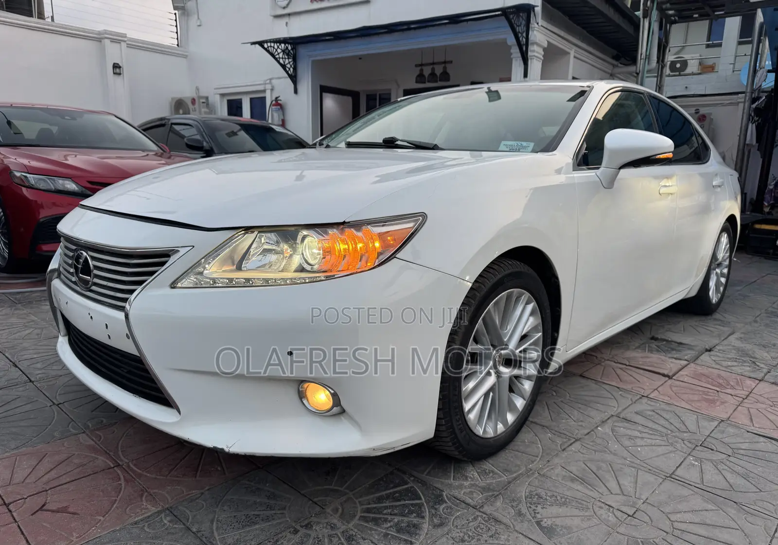 Lexus ES 350 FWD 2014 White