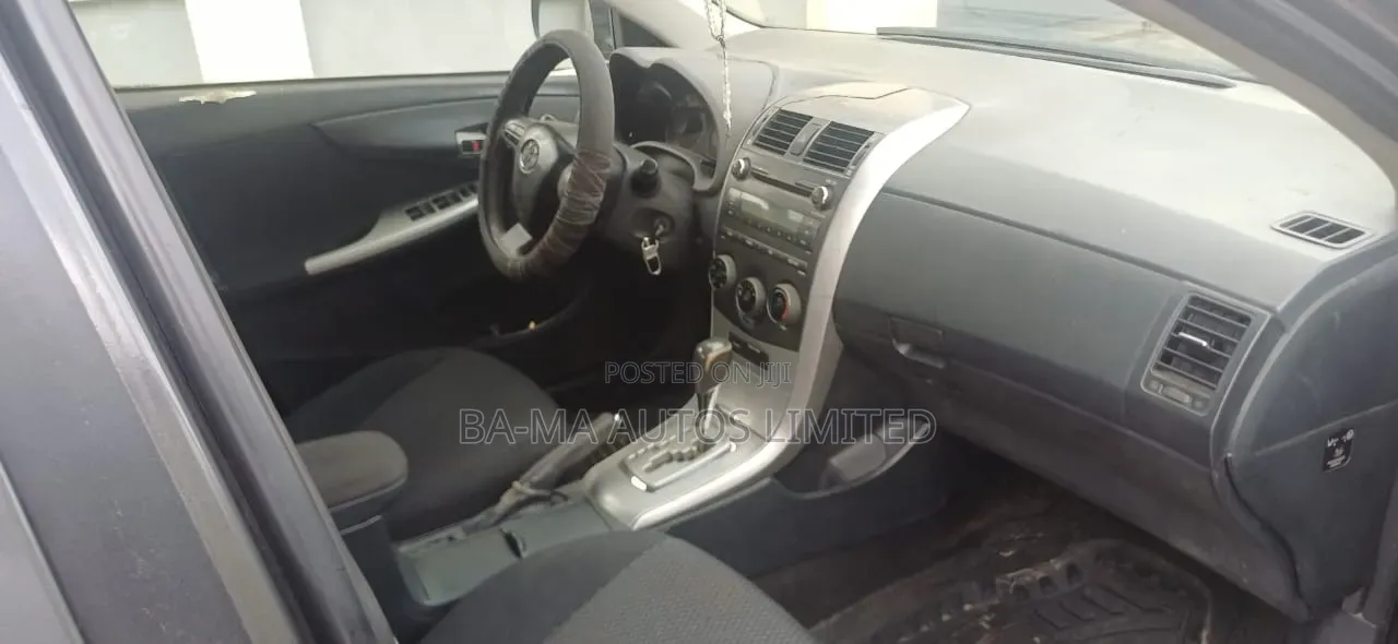 Toyota Corolla 2012 Gray