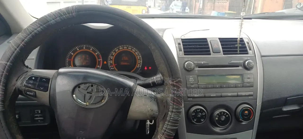 Toyota Corolla 2012 Gray
