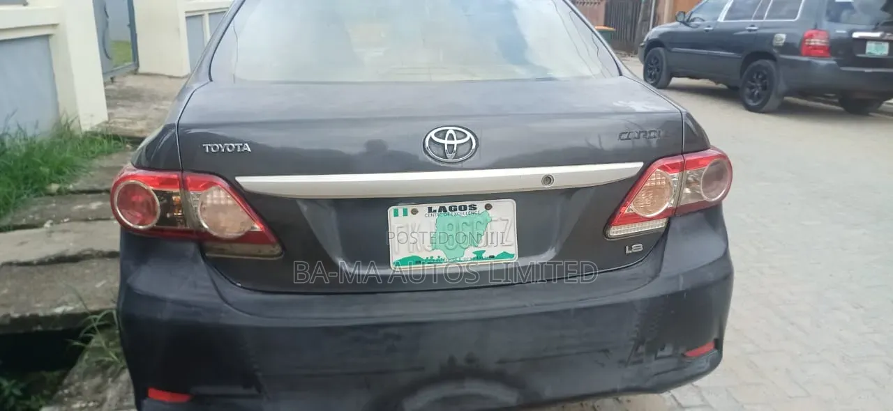 Toyota Corolla 2012 Gray