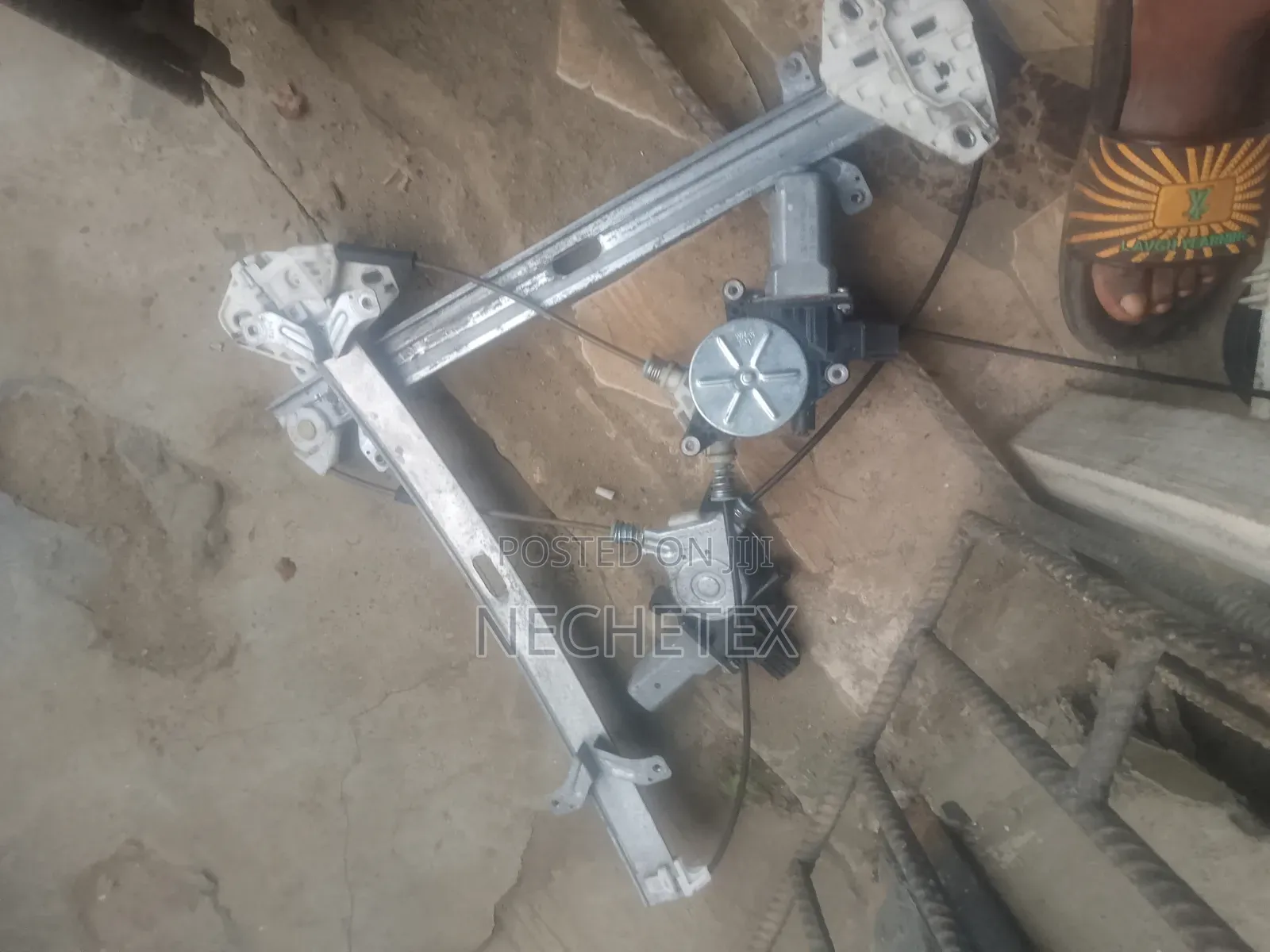 Engine Jack for Honda Accord 2003