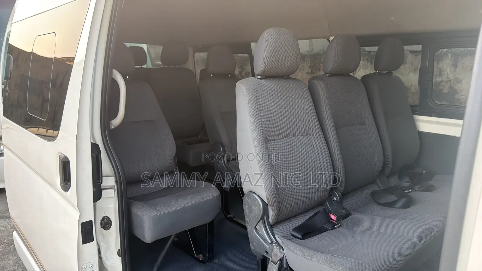 Toyota HiAce 2015 White