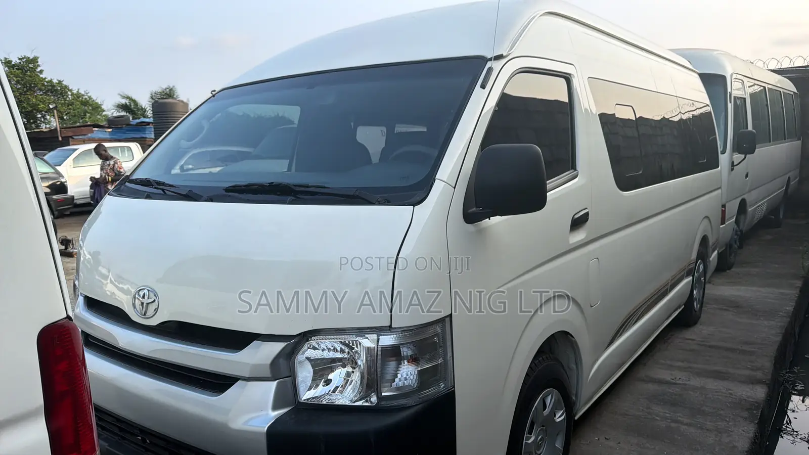 Toyota HiAce 2015 White
