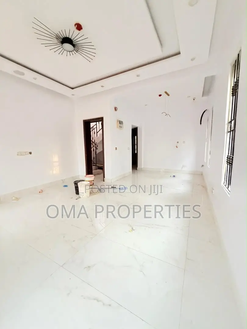 Furnished 4bdrm House in Surulere for sale