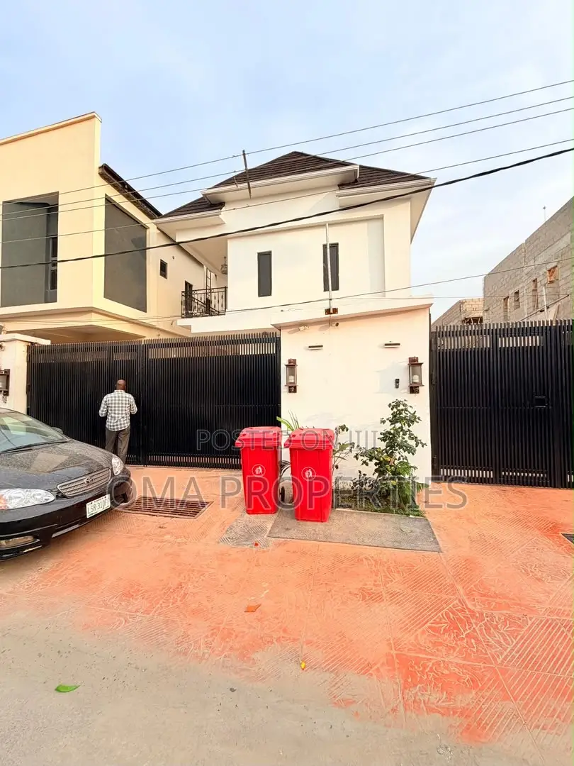 Furnished 4bdrm House in Surulere for sale