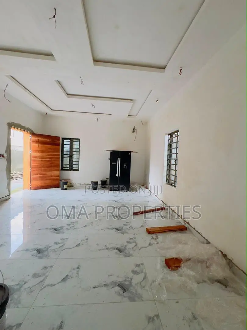 Furnished 6bdrm House in Magodo for sale