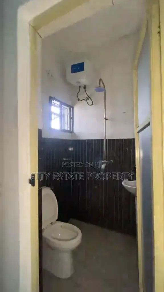 Furnished 4bdrm Bungalow in Stadium Access, Rumuomasi for sale