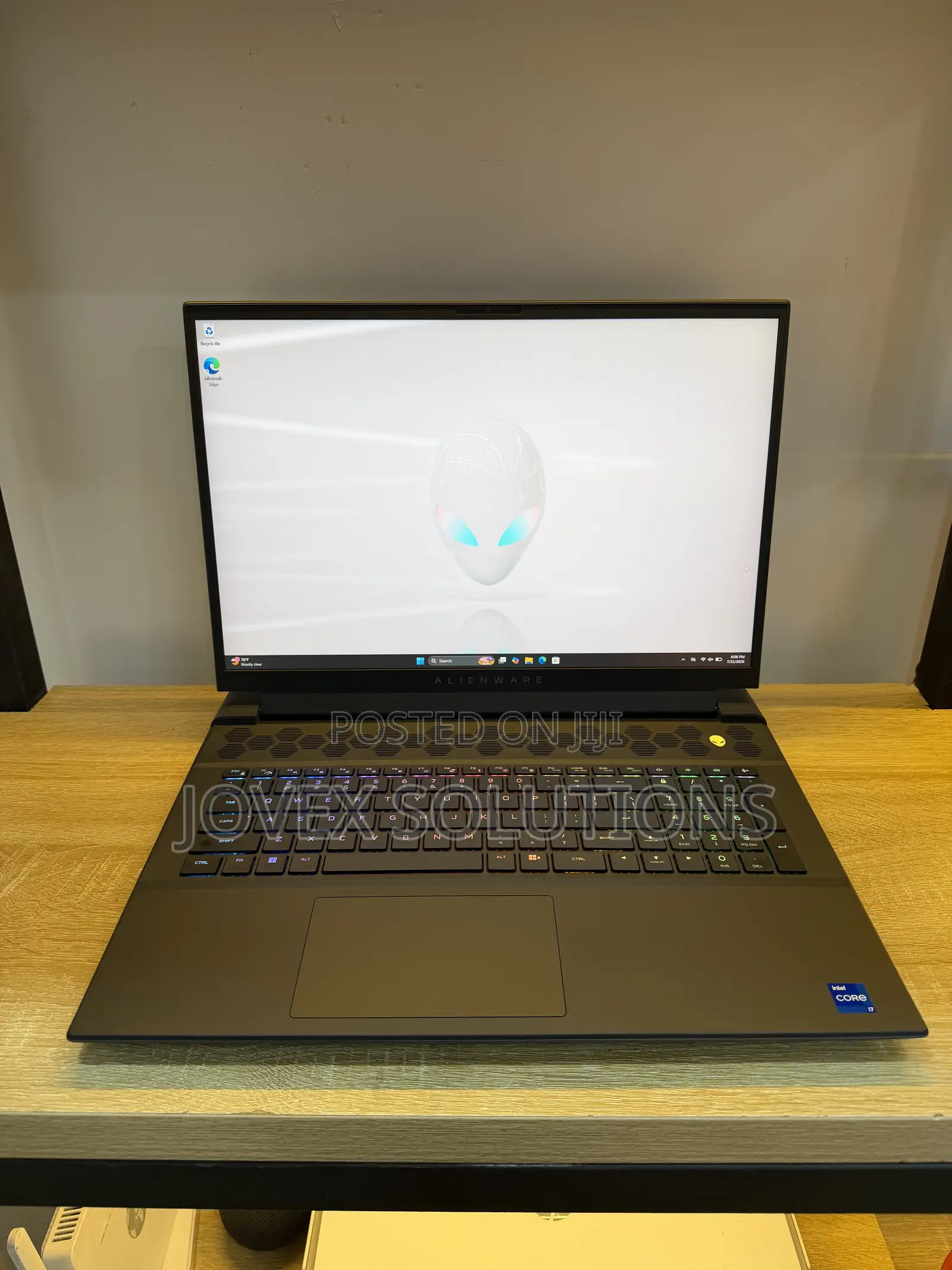 New Laptop Alienware M18 R2 16GB Intel Core i7 SSD 1T