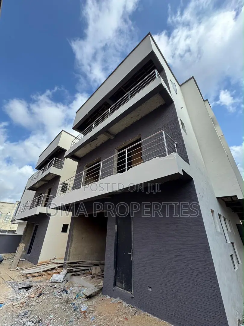 Furnished 4bdrm House in Surulere for sale