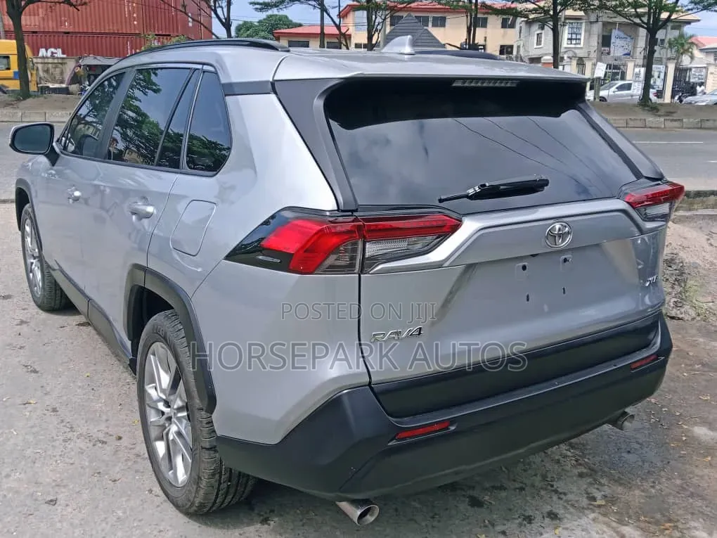 Toyota RAV4 2020 Silver