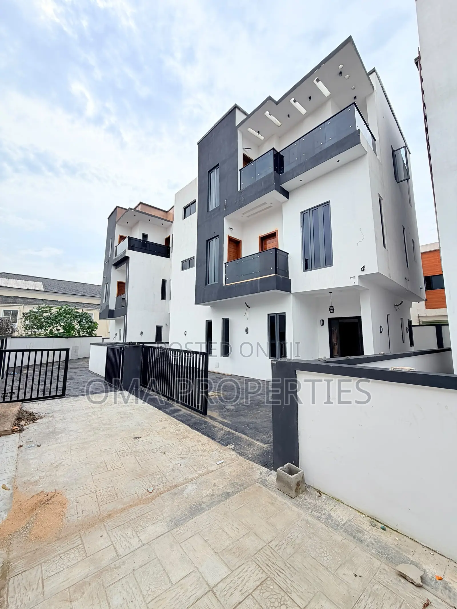 Furnished 4bdrm House in Magodo for sale