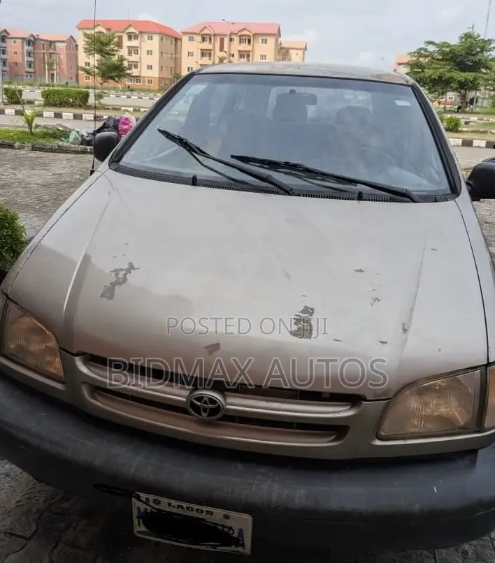 Toyota Sienna CE 2001 Gold