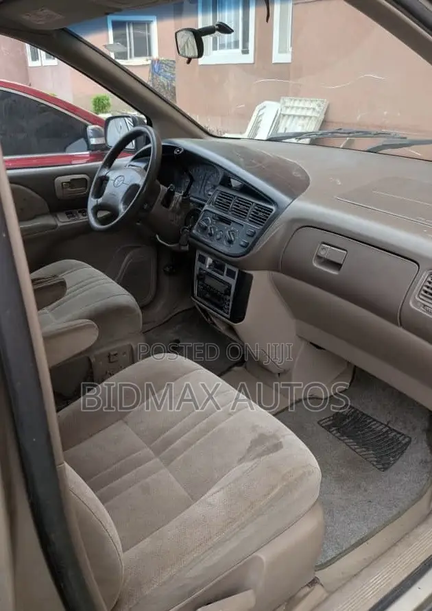Toyota Sienna CE 2001 Gold