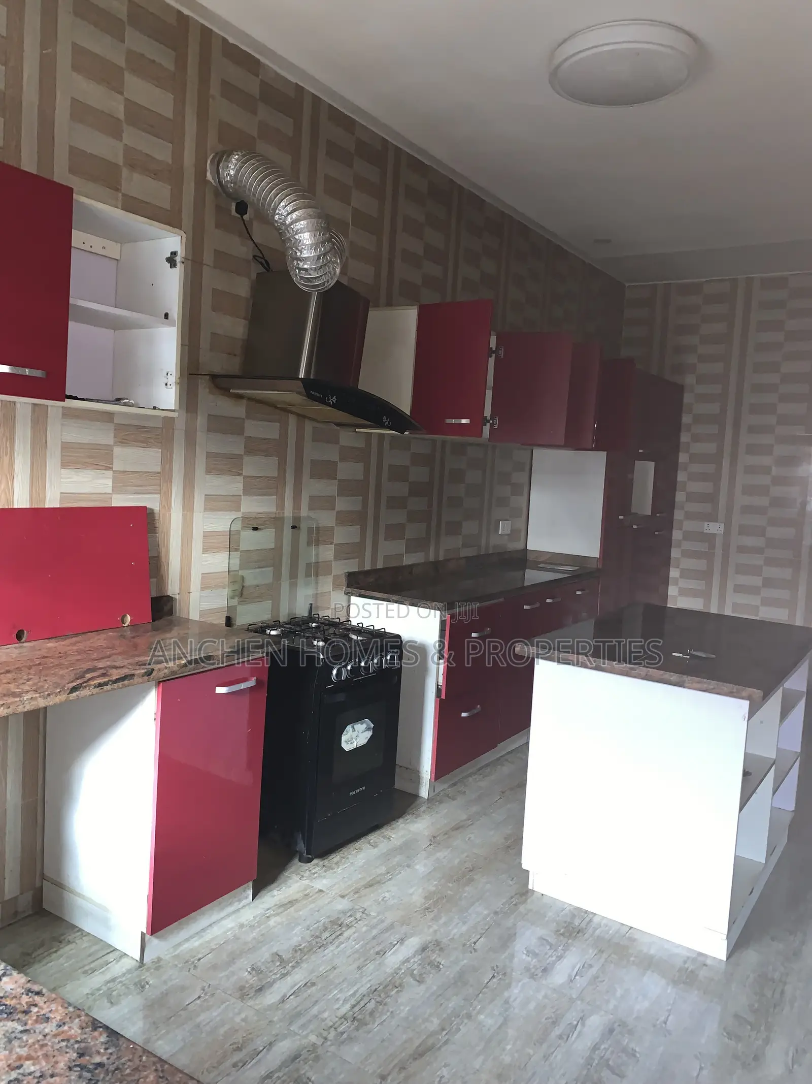 4bdrm Townhouse / Terrace in Zero Flooding Estate for rent