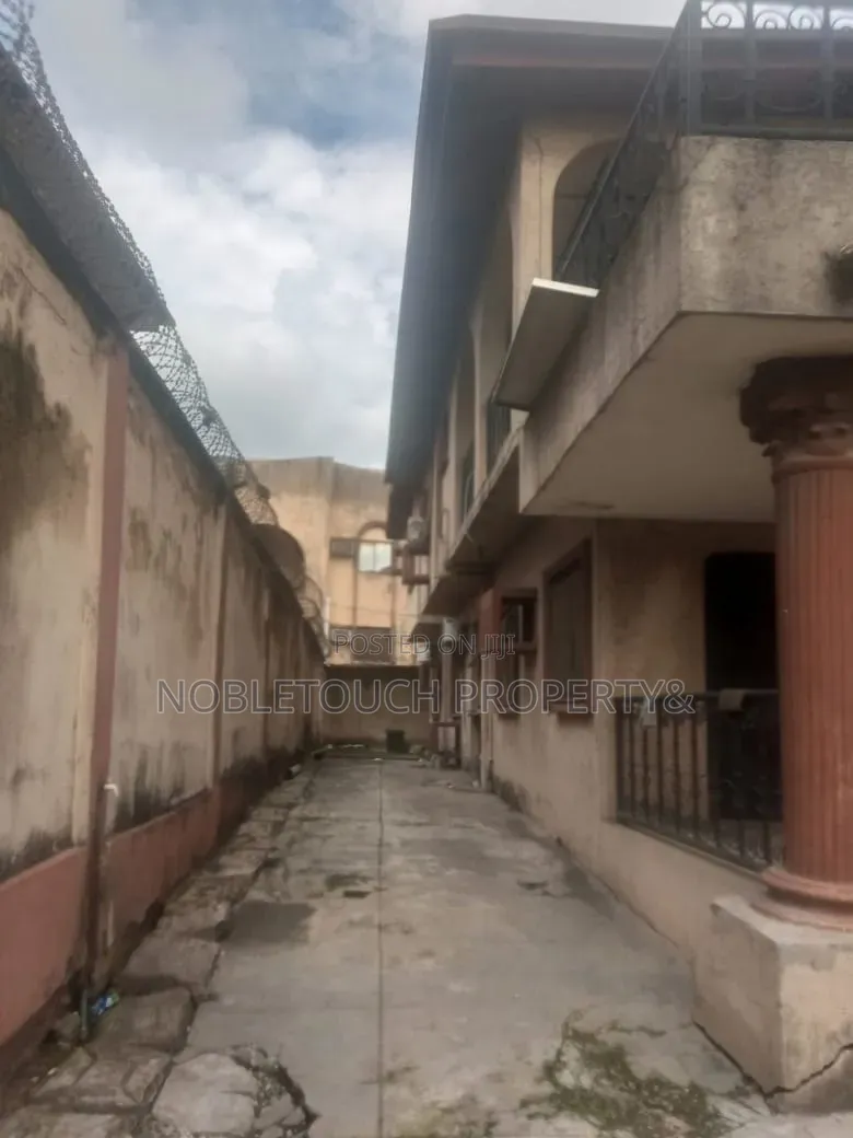7bdrm Duplex in Ajao Estate By for sale