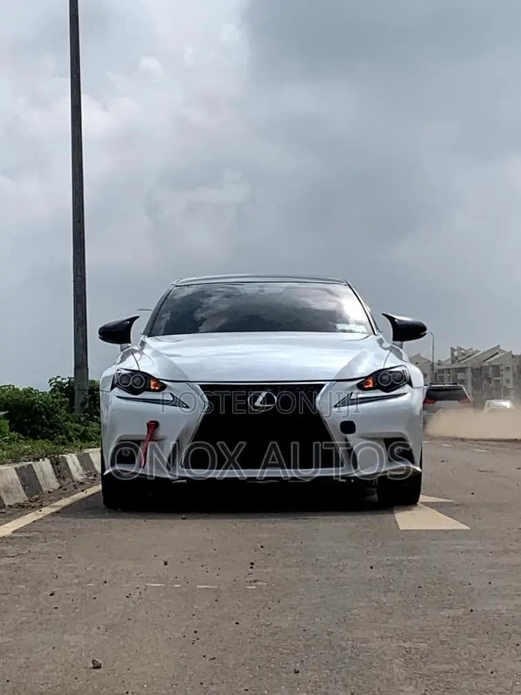 Lexus IS 300 AWD 2017 White