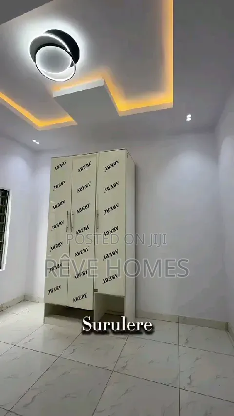 2bdrm Block of Flats in Aguda / Surulere for rent