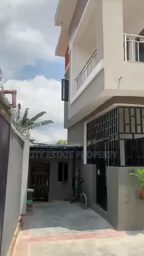 3bdrm Duplex in City Homes, Rumuduru for rent